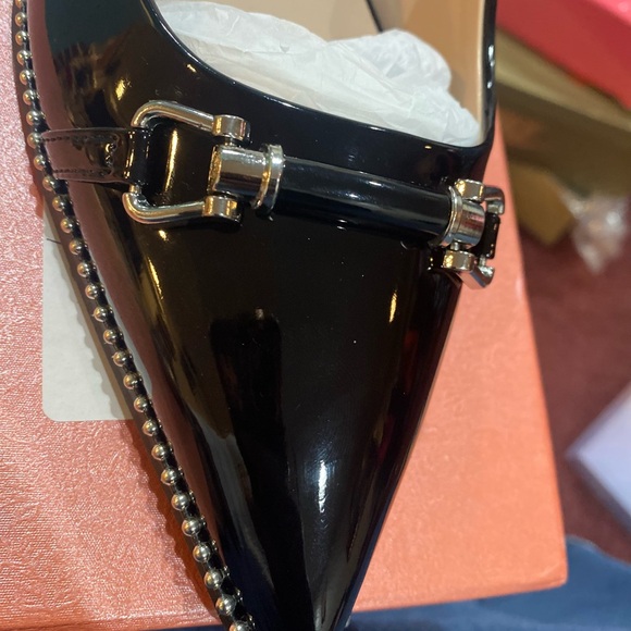 Elegant Black Patent Leather Women's Shoes - Picture 3 of 6